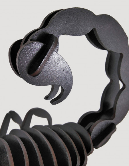 Escorpión de madera