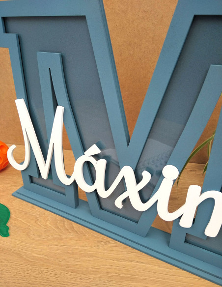 Decoración infantil con inicial y nombre, madera y metacrilato