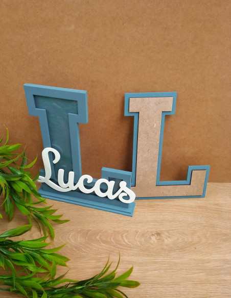 Inicial gigante con nombre personalizado