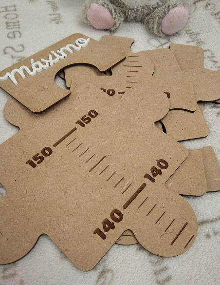 Medidor de altura, tipo puzzle, de madera, con nombre personalizado